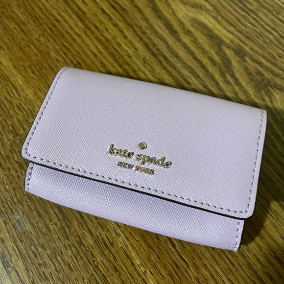 Kate Spade Laurel Way Christine Card Holder in orchid - Picture 11 of 12